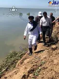تصویری ویژه از امام جمعه خرمشهر در مناطق سیل‌زده