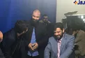 عکس/حضور مداح معروف در نام نویسی کاندیدای شورای شهر