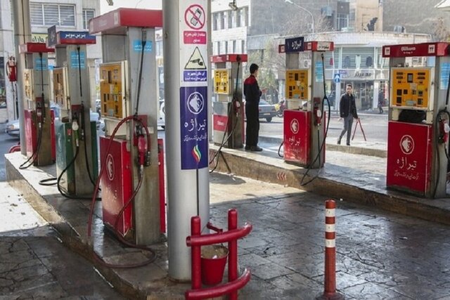 کارت جایگاهها محدود نمیشود/تغییر قیمت بنزین فقط برای نرخ سوم کارت جایگاهها محدود نمیشود/تغییر قیمت بنزین فقط برای نرخ سوم