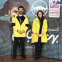 ست کردن عجیب خواننده مشهور با خانم بازیگر در کنسرتش+عکس