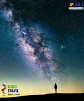 یک مرد در مقابل کهکشان راه شیری/عکس