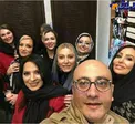 سلفی با مزه آقای بازیگر با تعداد زیادی از خانم های هنرپیشه