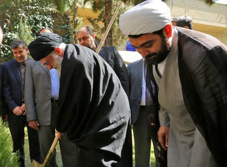 ابعاد روانشناختی رهبر شهید انقلاب اسلامی به روایت حجتالاسلام شهاب مرادی ابعاد روانشناختی رهبر شهید انقلاب اسلامی به روایت حجتالاسلام شهاب مرادی