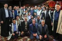عکس یادگاری رئیسی با جمعی از عشایر شهرکرد