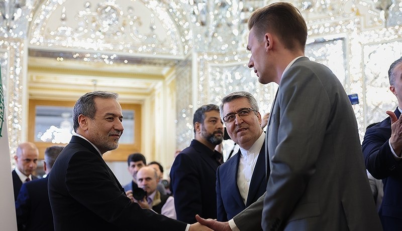 مقاومت ایران مورد تحسین سفرای خارجی قرار گرفت