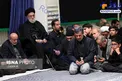 احمدی‌نژاد در مراسم شام غریبان در حسینیه امام خمینی/عکس