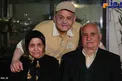 عکس/ بازیگر معروف در کنار پدر و مادرش