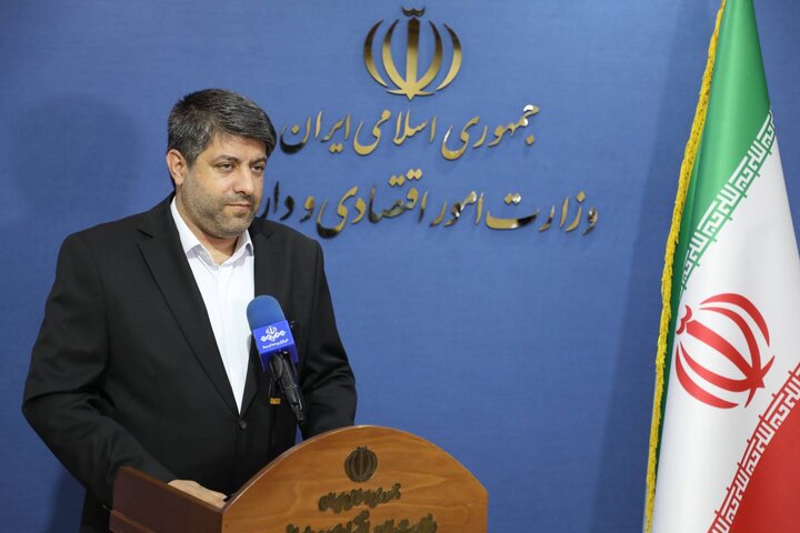 واردات خودرو زیاد نشد بلکه دستور تخلیه اضطراری خودروهای وارداتی صادر شده بود واردات خودرو زیاد نشد بلکه دستور تخلیه اضطراری خودروهای وارداتی صادر شده بود