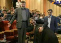 تلاش ناکام حجه السلام  دعائی برای بوسیدن دست وزیر بهداشت و درمان+عکس