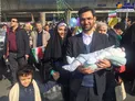 وزير ارتباطات و همسر و فرزندانش در راهپيمايي 22 بهمن/عکس