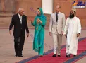 عکس/ عروس ملکه انگلیس با حجاب در مسجد تاریخی پاکستان