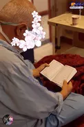 دعا و مناجات یک کرونایی بر روی تخت بیمارستان+عکس