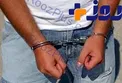 شرور تبر به دست با شلیک پلیس بازداشت شد