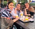 کافه گردی الیکا عبدالرزاقی با خواهرش + عکس