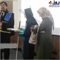 دختر نابینایی که با کمک مادرش فارغ التحصیل رشته‌ حقوق شد+عکس