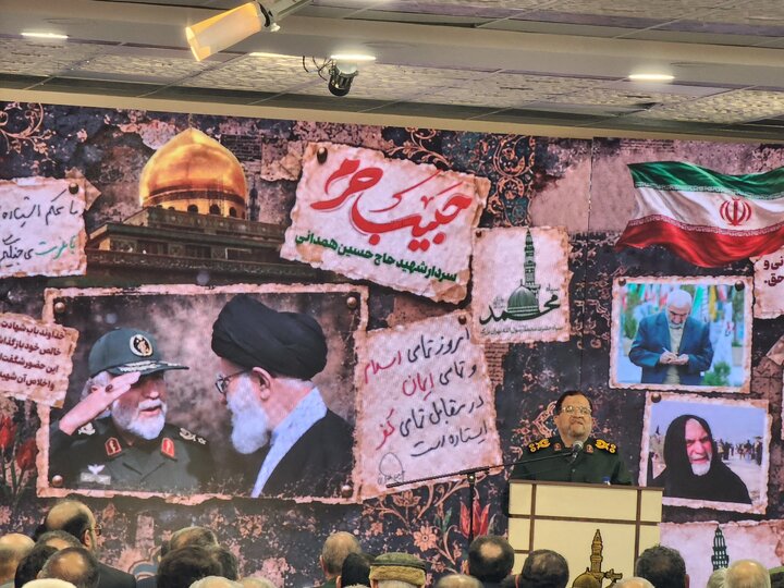 اجازه نمیدهیم حتی یک وجب از خاک کشور به دست دشمن بیفتد/دشمن در وضعیت متزلزلی قرار دارد اجازه نمیدهیم حتی یک وجب از خاک کشور به دست دشمن بیفتد/دشمن در وضعیت متزلزلی قرار دارد
