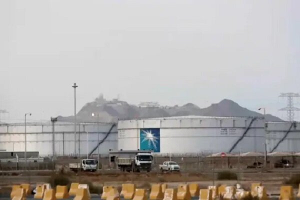 وال استریت ژورنال: شرکتهای هواپیمایی از آسمان عربستان فرار می کنند وال استریت ژورنال: شرکتهای هواپیمایی از آسمان عربستان فرار می کنند