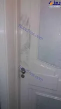 آثار انگشت‌ نگاری روی در منزل نجفی + عکس