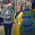 عکسی دیده نشده از تیپ خانم بازیگر در کنار درخت کریسمس
