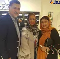 تیپ جالب علی دایی و همسرش در کنار خانم بازیگر+ عکس