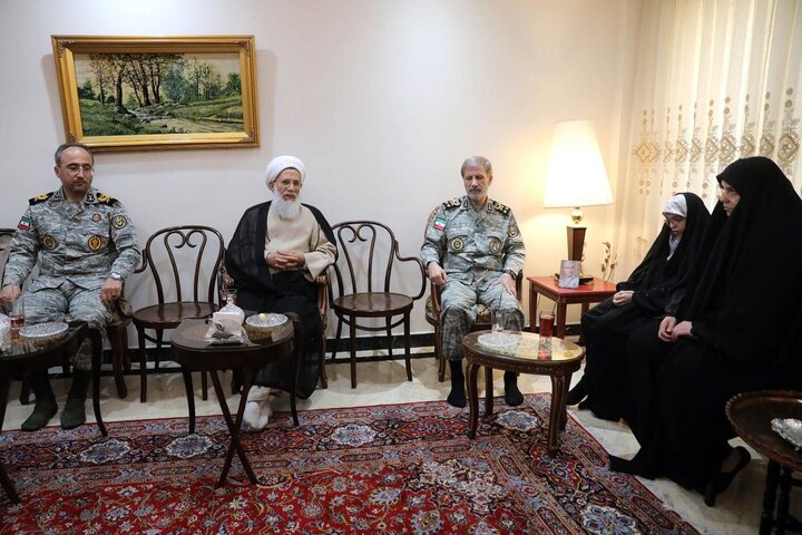 دشمن فهمید که باید به ملت ایران و نظام جمهوری اسلامی، احترام بگذارد دشمن فهمید که باید به ملت ایران و نظام جمهوری اسلامی، احترام بگذارد