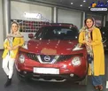 تیپ یک دست زرد و غیرمعمولی دو بازیگر زن در تبلیغ یک ماشین+عکس