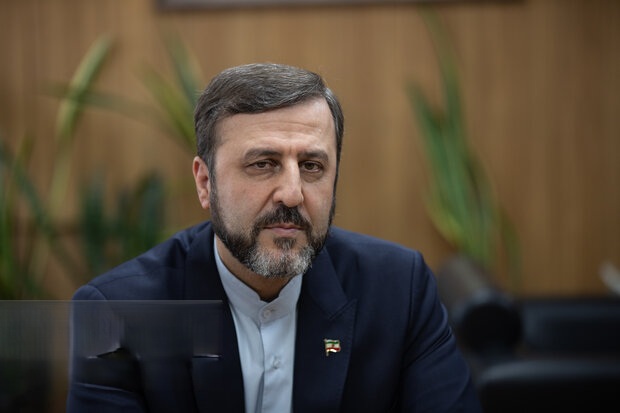 ایران به راهبرد خود برای اعمال حقوق حاکمیتی بر تنگه هرمز ادامه میدهد ایران به راهبرد خود برای اعمال حقوق حاکمیتی بر تنگه هرمز ادامه میدهد