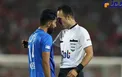 عكس/رخ به رخ شدن بازيكن استقلال با داور