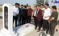 عكس/خواننده معروف بر سر مزار آتنا اصلانی