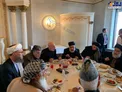 عکس/ ناهارخوری سیاسیون افغانستان با سران طالبان