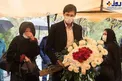 عکس/ فرزند زنده‌یاد پرویز پورحسینی در مراسم خاکسپاری