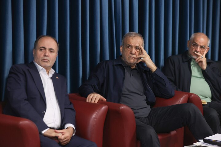 باید حضور مؤثر در بازار جهانی و زنجیره‌های تأمین بین‌المللی تقویت شود