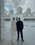 زوج هالیوودی در مسجد ابوظبی/ واکنش‌ها به حجاب رزی هانتینگتون