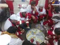عکسی جالب از نهار دیروز امداد گران هلال احمر در سرپل ذهاب