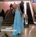 خانم بازیگر و مدل معروف با چادر سفید گل گلی!+عکس