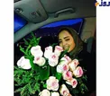 دسته گل بزرگ و عجیب خانم بازیگر تازه عروس در ماشین/عکس
