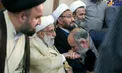 عکس/مشاور حسن روحانی در حال بوسیدن دست آیت الله جنتی