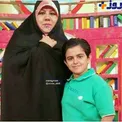 عکسی کمتر دیده شده از مجری محبوب و مادرش