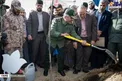 درختکاری فرمانده کل سپاه/ عکس