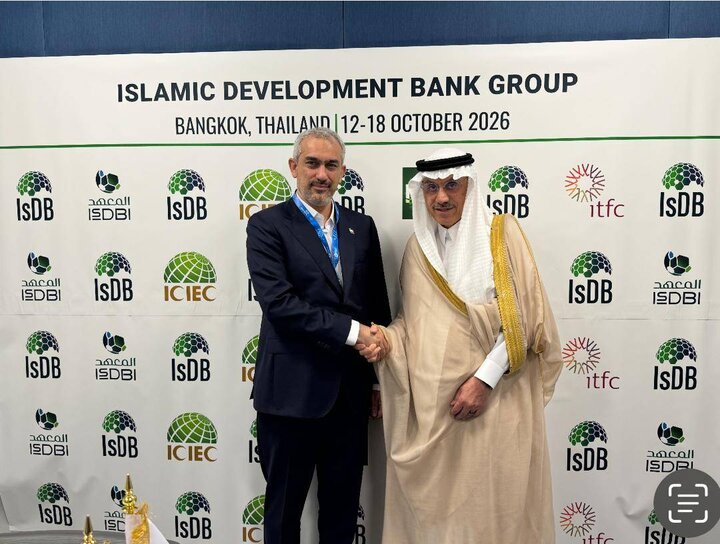 دیدار وزیر اقتصاد با رئیس بانک توسعه اسلامی/ تاکید مدنی زاده بر تسریع در تعیین تکلیف طرح‌های مورد حمایت بانک توسعه اسلامی