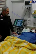 عکس/ عیادت سردار یزدی از بسیجی که در اغتشاشات خیابان پاسداران مجروح شد