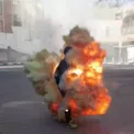 عکس/ لحظۀ ترکیدن نارنجک دست‌ساز در دست یک جوان