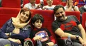 عکسی جالب و دیدنی از خانم بازیگر به همراه همسر نویسنده اش و پسرشان