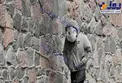 استفاده از نایلون پلاستیکی پاره به جای ماسک!+عکس