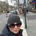 تیپ خانم بازیگر پر طرفدار در خیابان های خارج از ایران