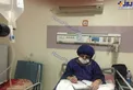 تلاش های معلم فداکار برای دانش آموزان از روی تخت بیمارستان/عکس