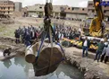 عکس/ مجسمه فرعون سابق مصر از آب بیرون کشیده شد