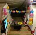 عکس/ زندگی همچنان جاریست؛ جشن تولد در چادر زلزله زدگان
