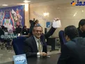 یک استاد دانشگاه ساكن آمريكا در انتخابات ثبت نام کرد + عکس