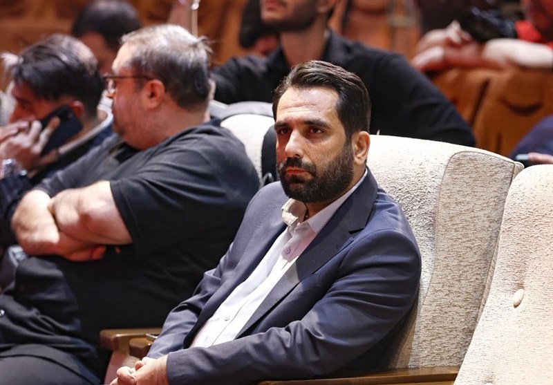 سخنگوی هیئت مدیره پرسپولیس: برخی نورچشمی فدراسیون و سازمان لیگ شدهاند سخنگوی هیئت مدیره پرسپولیس: برخی نورچشمی فدراسیون و سازمان لیگ شدهاند